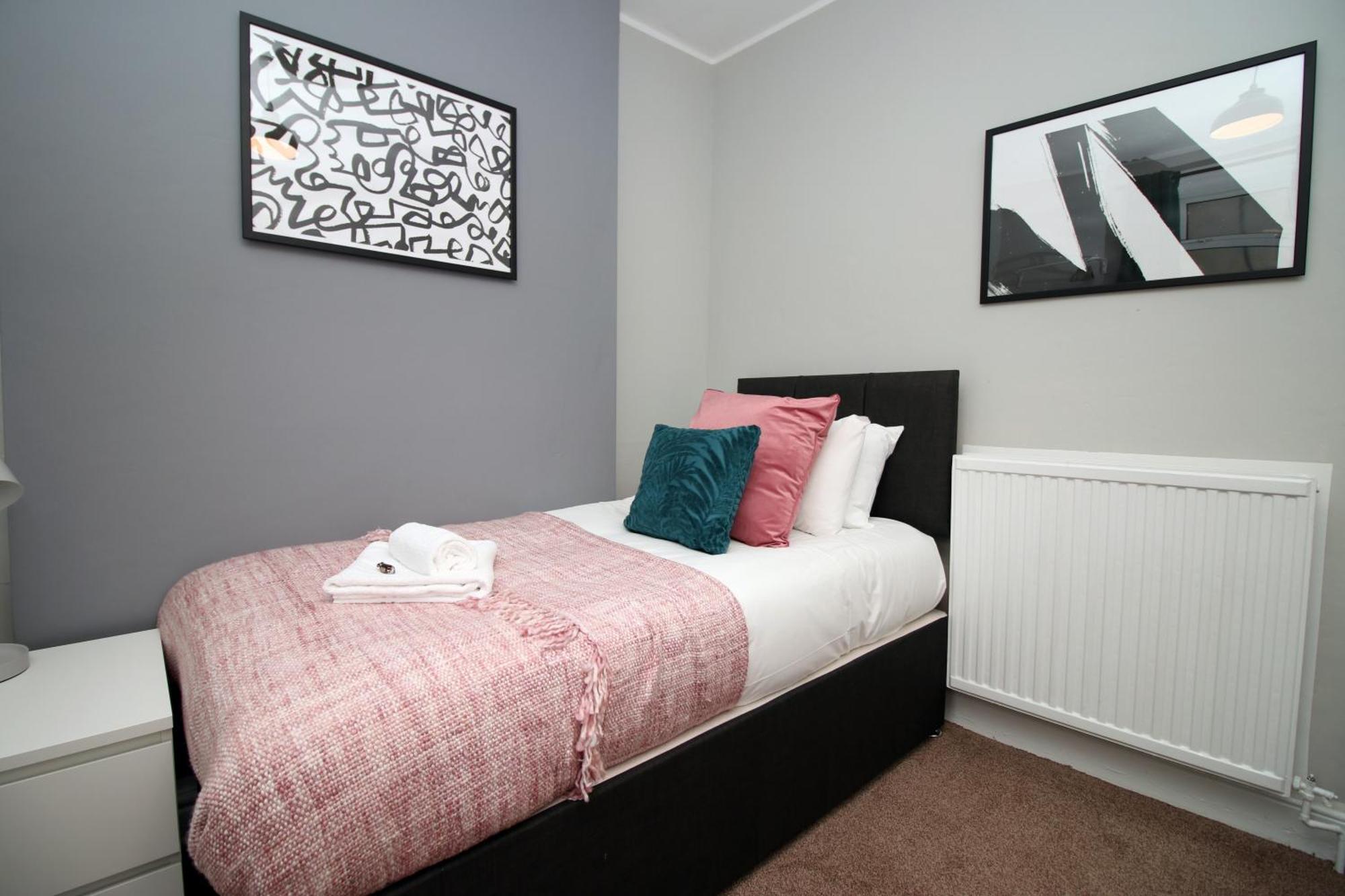 Spacious 4 Bedroom House - Moira Lodge By Ty Sa Cardiff Esterno foto