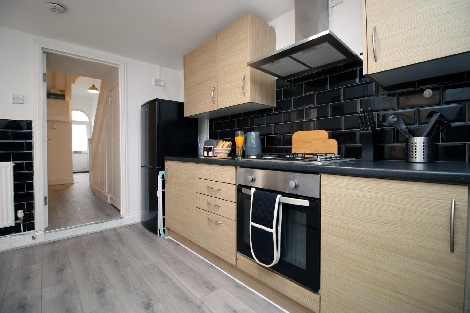 Spacious 4 Bedroom House - Moira Lodge By Ty Sa Cardiff Esterno foto