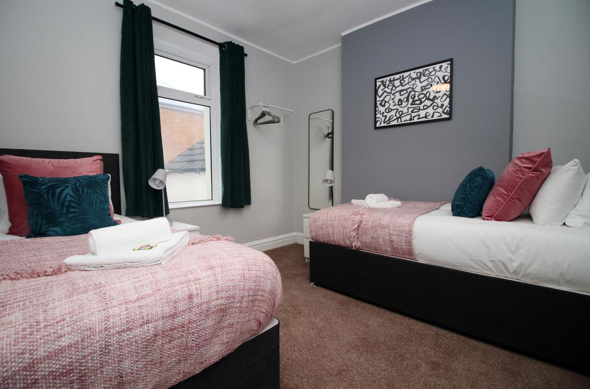 Spacious 4 Bedroom House - Moira Lodge By Ty Sa Cardiff Esterno foto